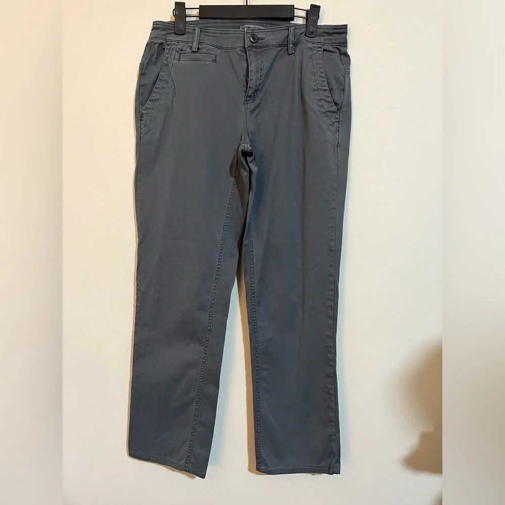 Orvis blue chinos size 6